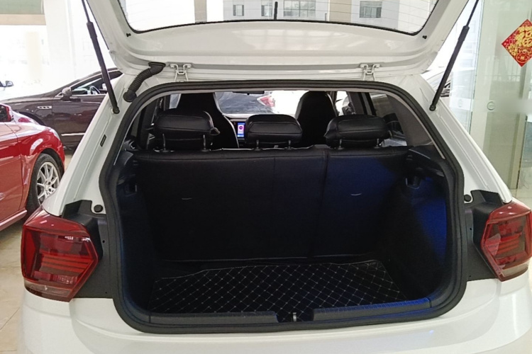 Volkswagen Polo 2020 car image #19
