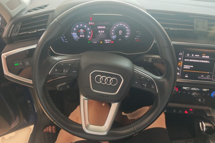 Audi Q3 2019 #11 Audi Q3 2019 car image #11