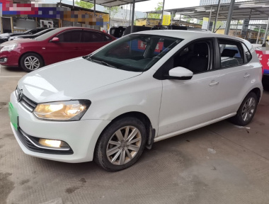 Volkswagen Polo 2015 Volkswagen Polo 2015 car image