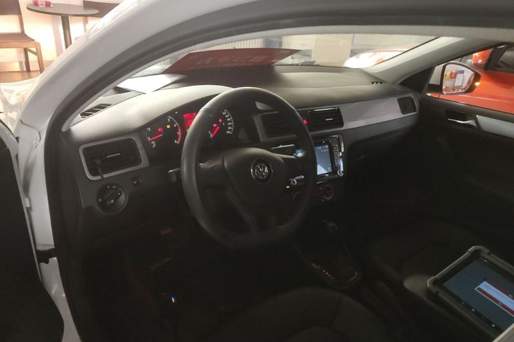 Volkswagen Santana 2017 car image #10