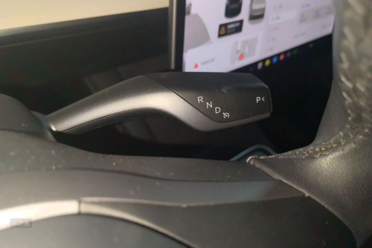 Tesla Model Y 2021 #16 Tesla Model Y 2021 car image #16