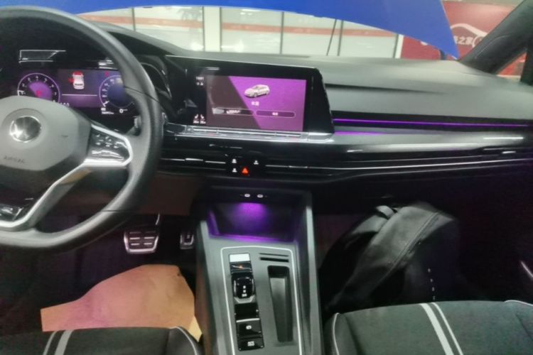 Volkswagen Golf 2021 car image #13