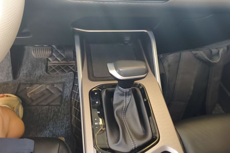 GEELY Emgrand 2022 car image #14