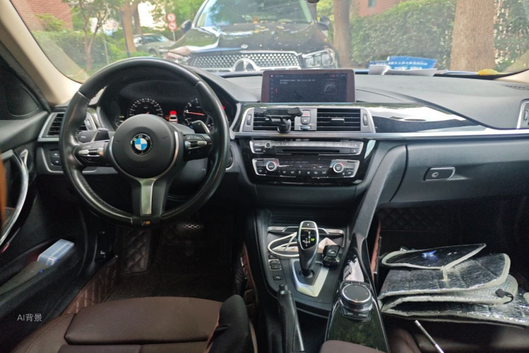 BMW 3 Series 2018 car image #11