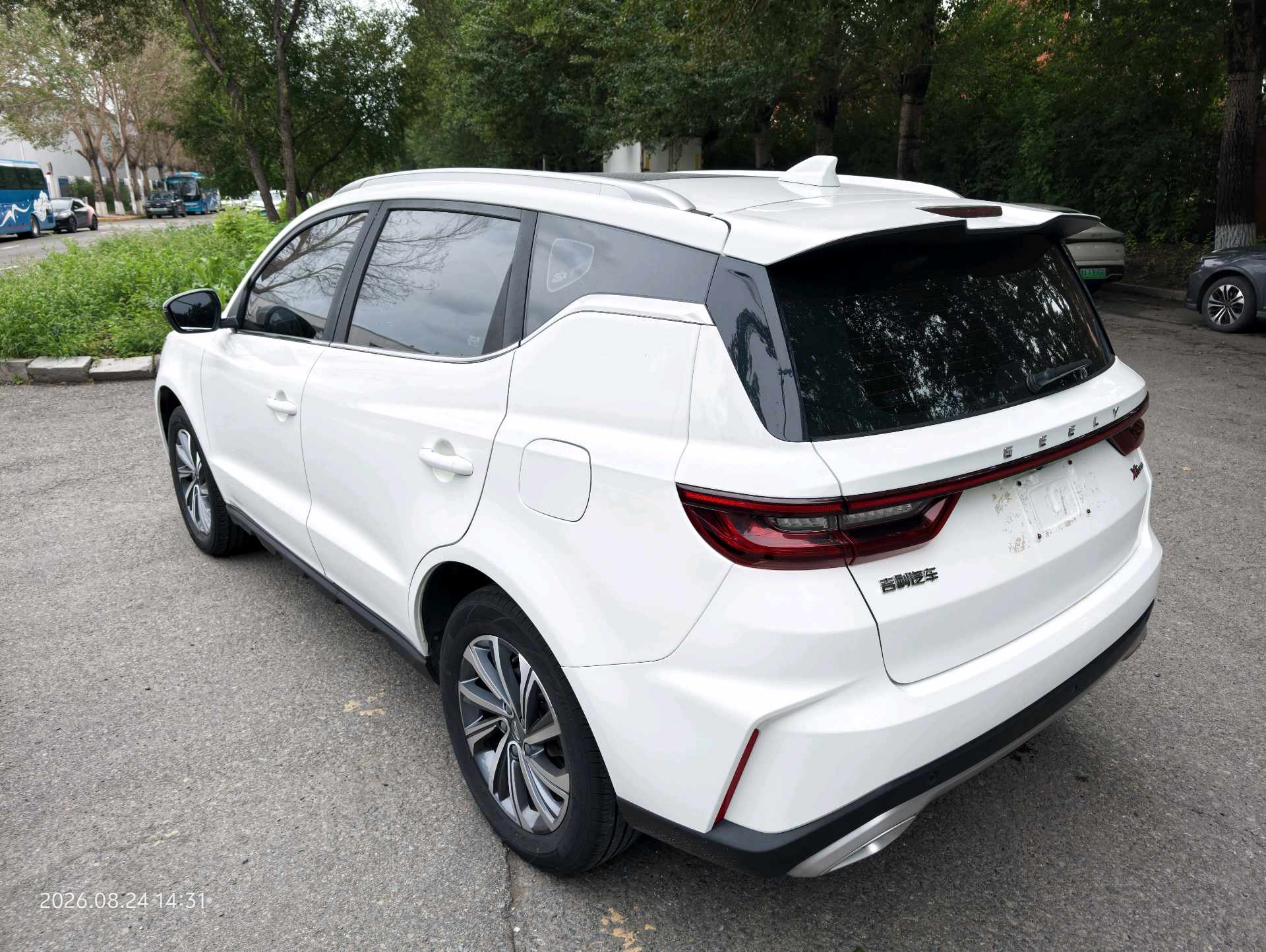 GEELY Vision X6 2022 car image #6