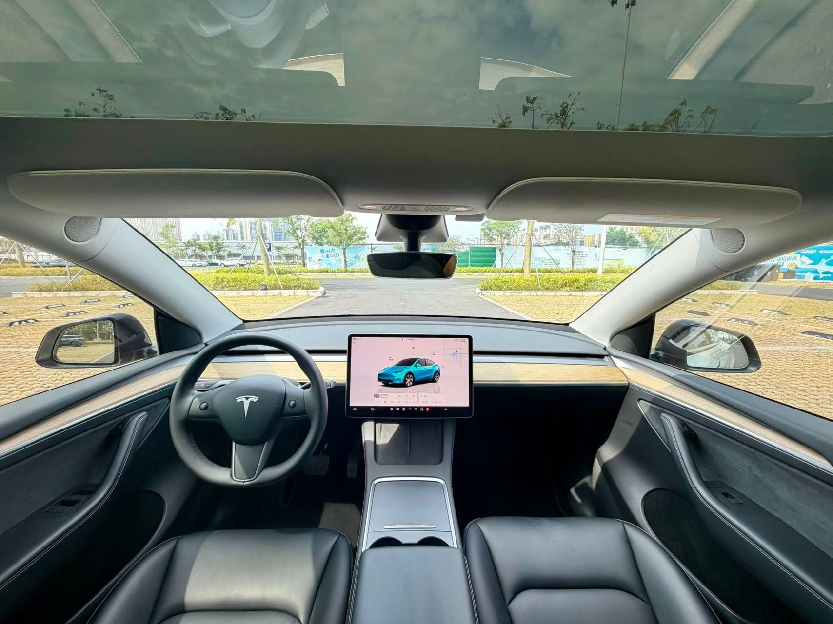 Tesla Model Y 2023 car image #4