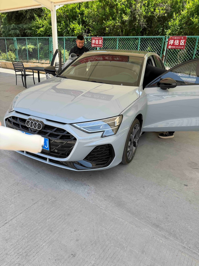 Audi A3 2024 immagine di auto 