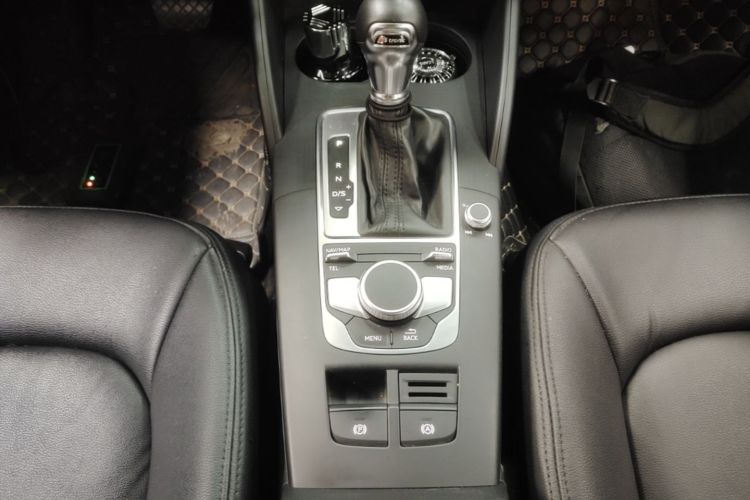 Audi A3 2019 immagine di auto #14