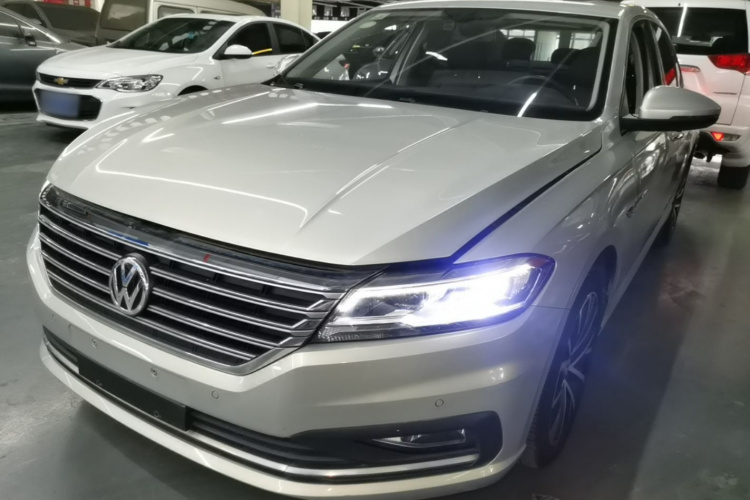 Volkswagen Lavida 2018 car image #2