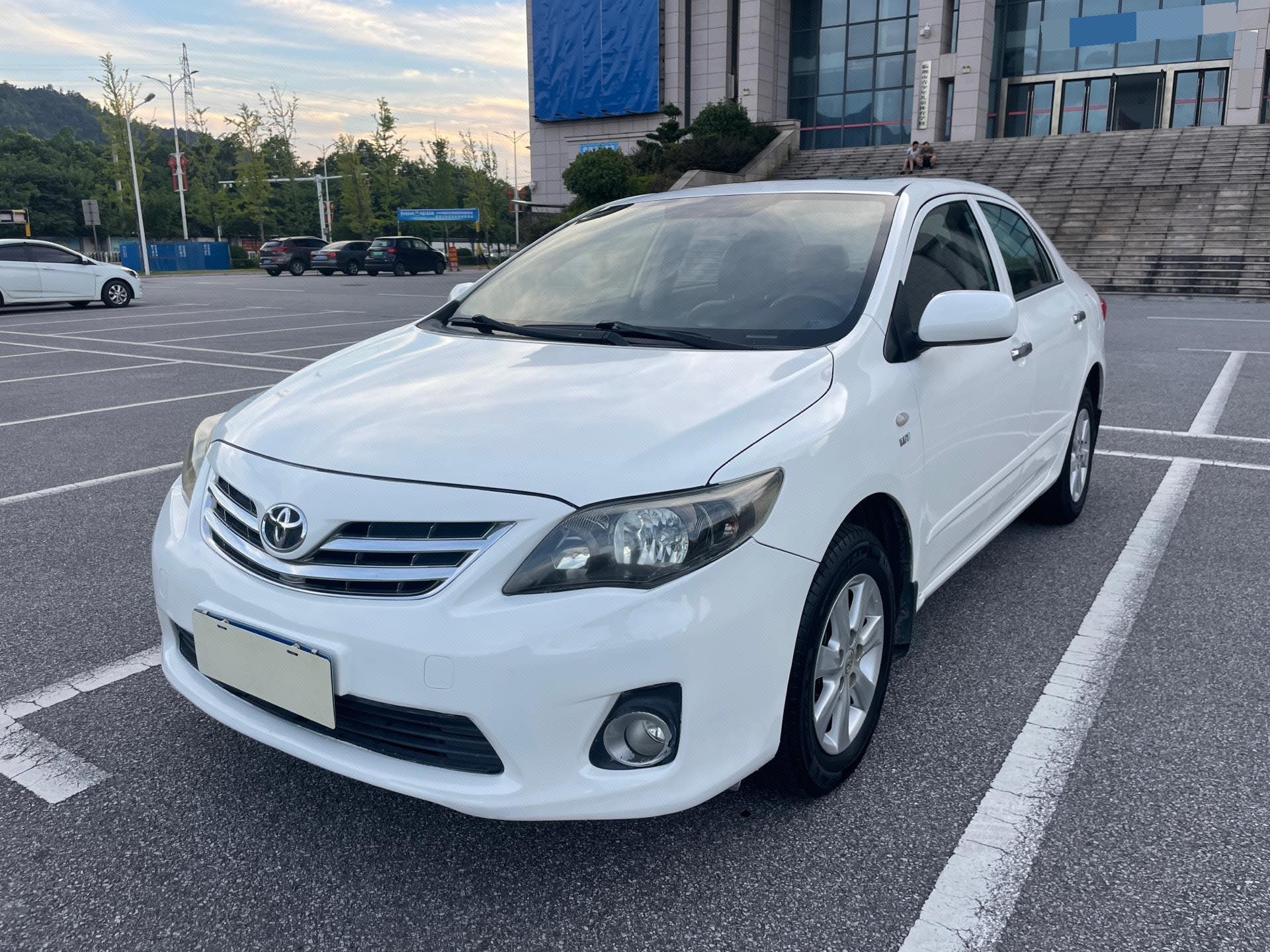 Toyota Corolla 2014 Toyota Corolla 2014 car image