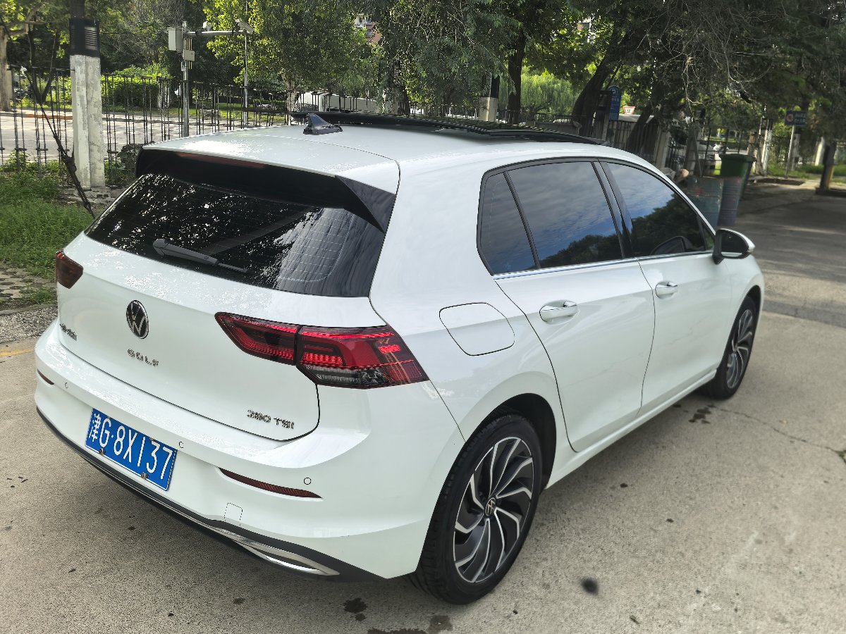 Volkswagen Golf 2024 car image #3