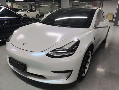 Tesla Model 3 2020 car image 