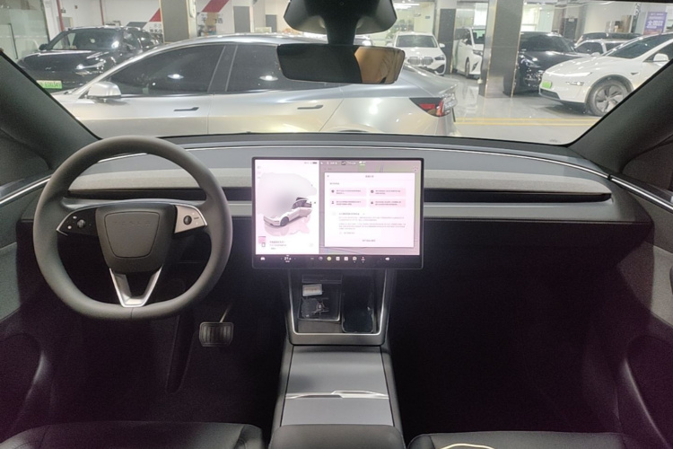 Tesla Model Y 2026 #10 Tesla Model Y 2026 car image #10