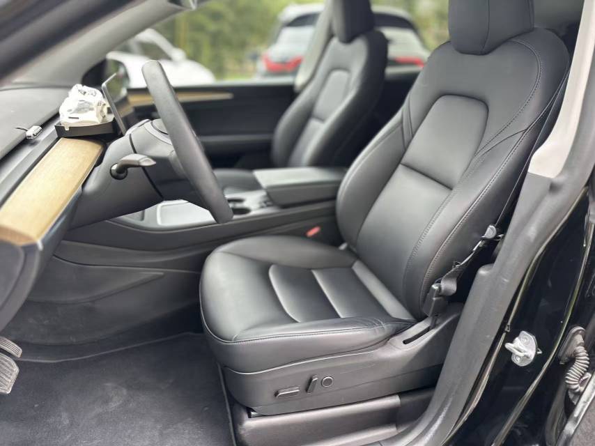 Tesla Model Y 2023 #4 Tesla Model Y 2023 car image #4
