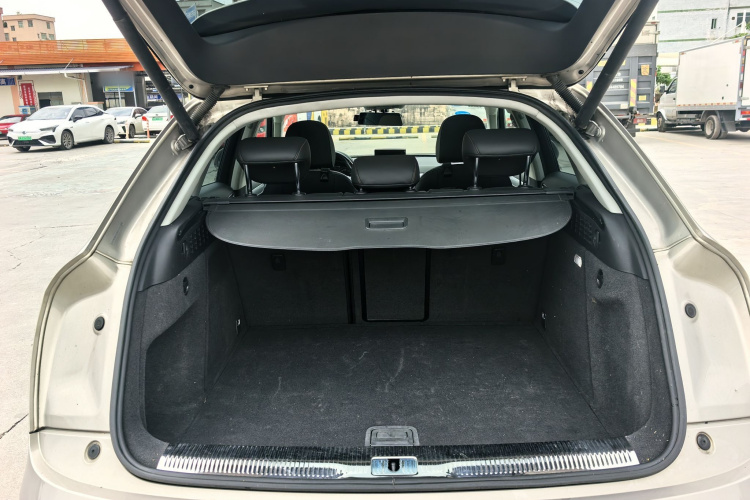 Audi Q3 2017 immagine di auto #26