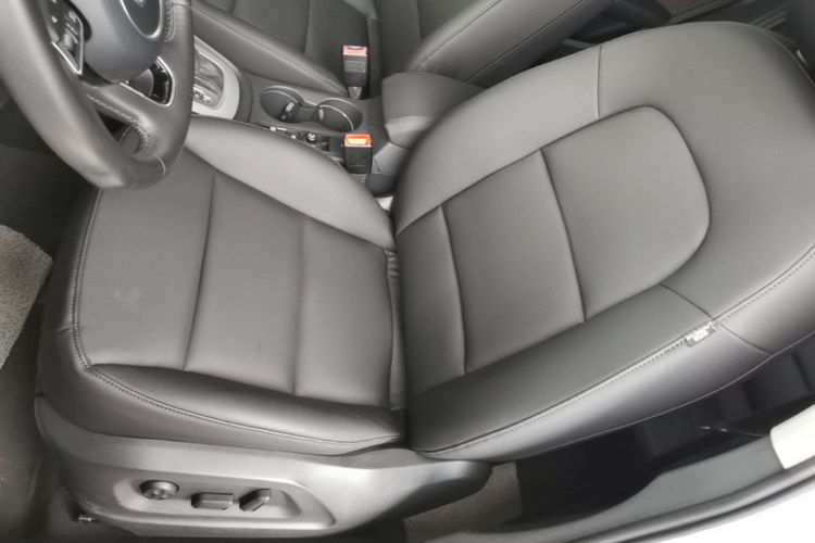 Audi Q3 2015 car image #15
