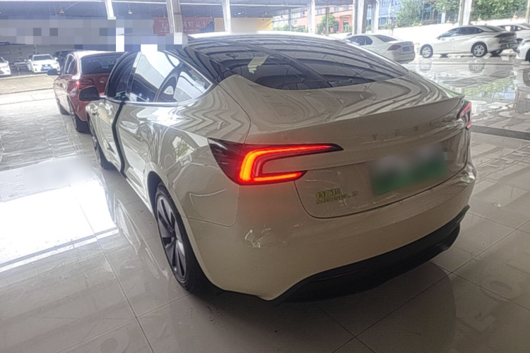 Tesla Model 3 2023 #5 Tesla Model 3 2023 car image #5