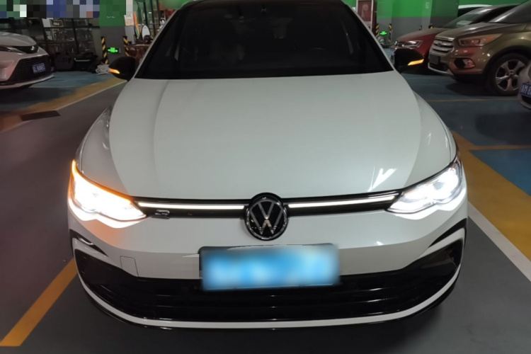 Volkswagen Golf 2022 car image #3