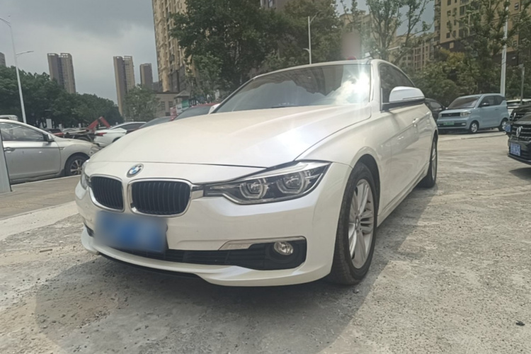BMW 3 Series 2017 car image #2