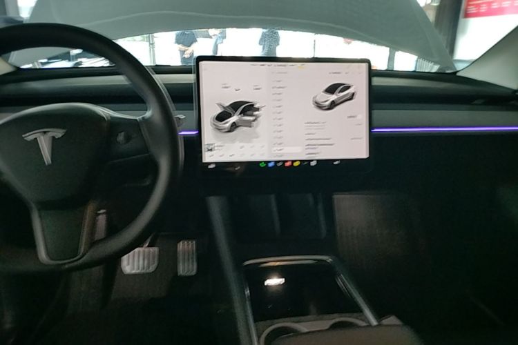 Tesla Model Y 2023 #13 Tesla Model Y 2023 car image #13
