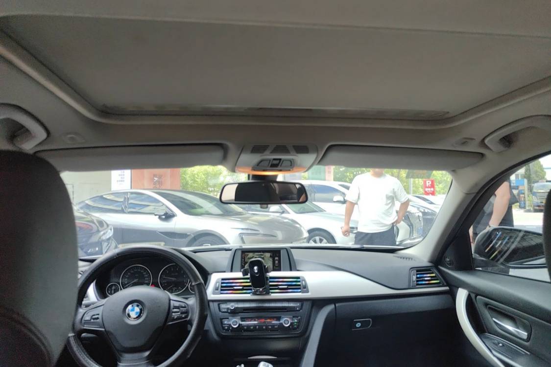 BMW 3 Series 2015 car image #22