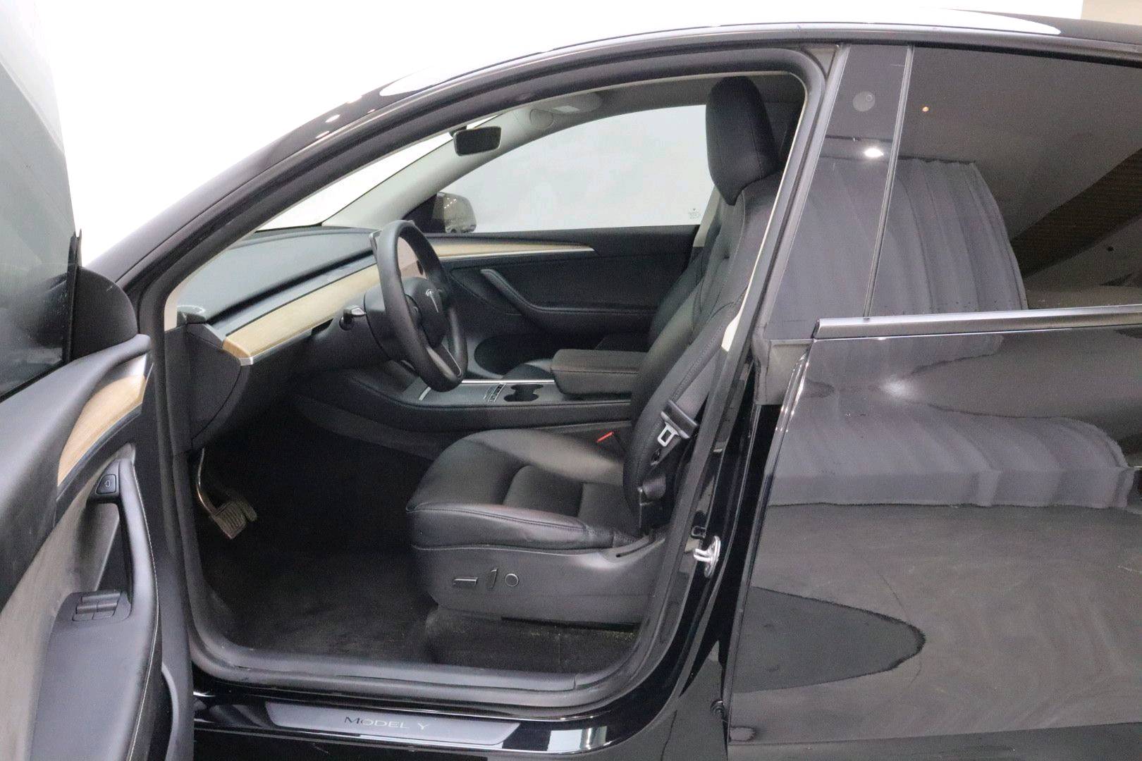 Tesla Model Y 2022 #9 Tesla Model Y 2022 car image #9