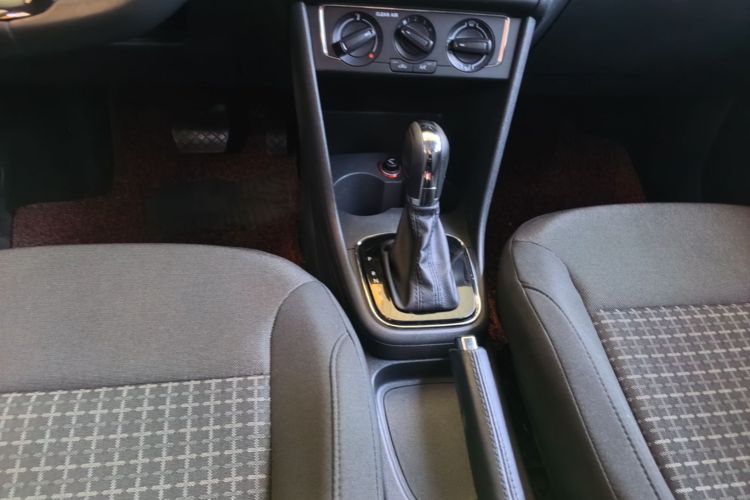 Volkswagen Polo 2016 #14 Volkswagen Polo 2016 car image #14