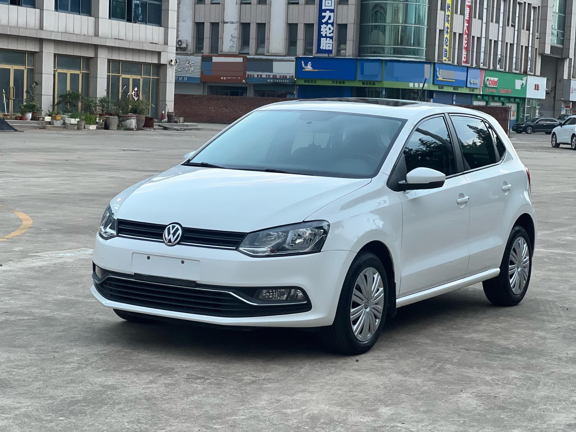 Volkswagen Polo 2018 car image 