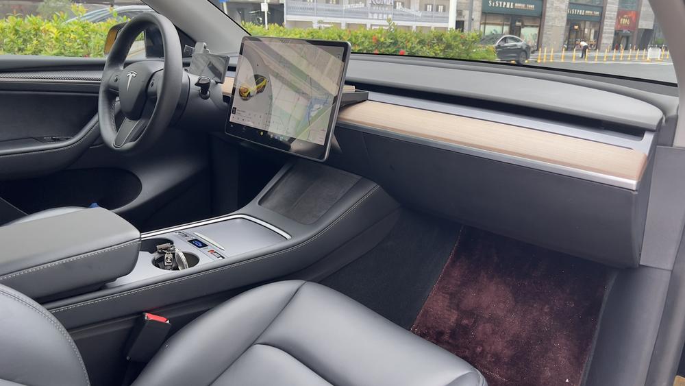 Tesla Model Y 2021 #17 Tesla Model Y 2021 car image #17