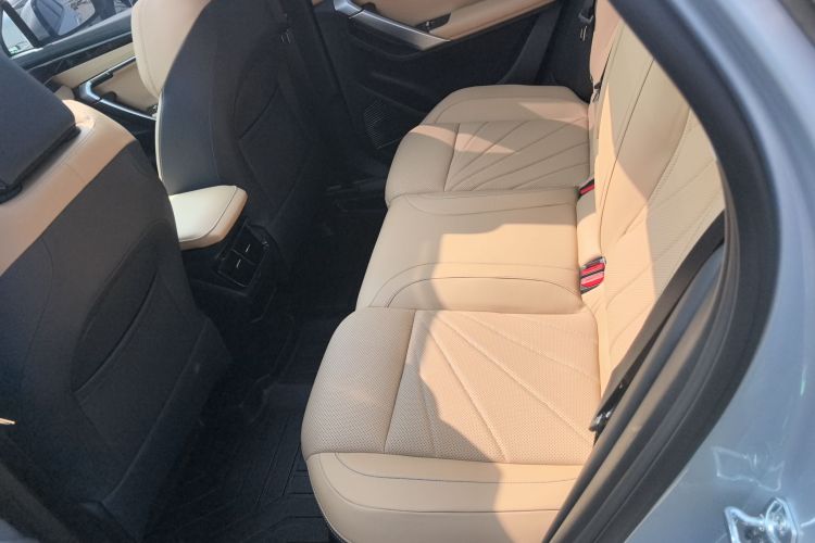 GEELY Boyue L 2024 immagine di auto #17