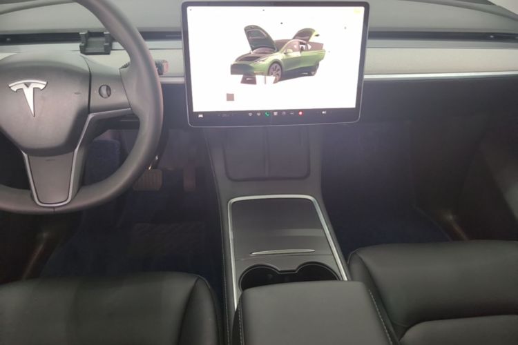Tesla Model Y 2025 #13 Tesla Model Y 2025 car image #13