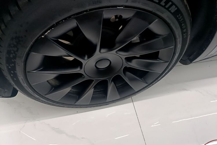 Tesla Model Y 2022 image de voiture #9