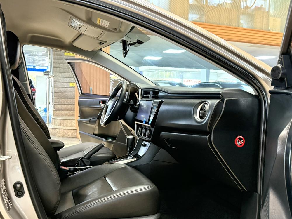 Toyota Corolla 2019 #12 Toyota Corolla 2019 car image #12