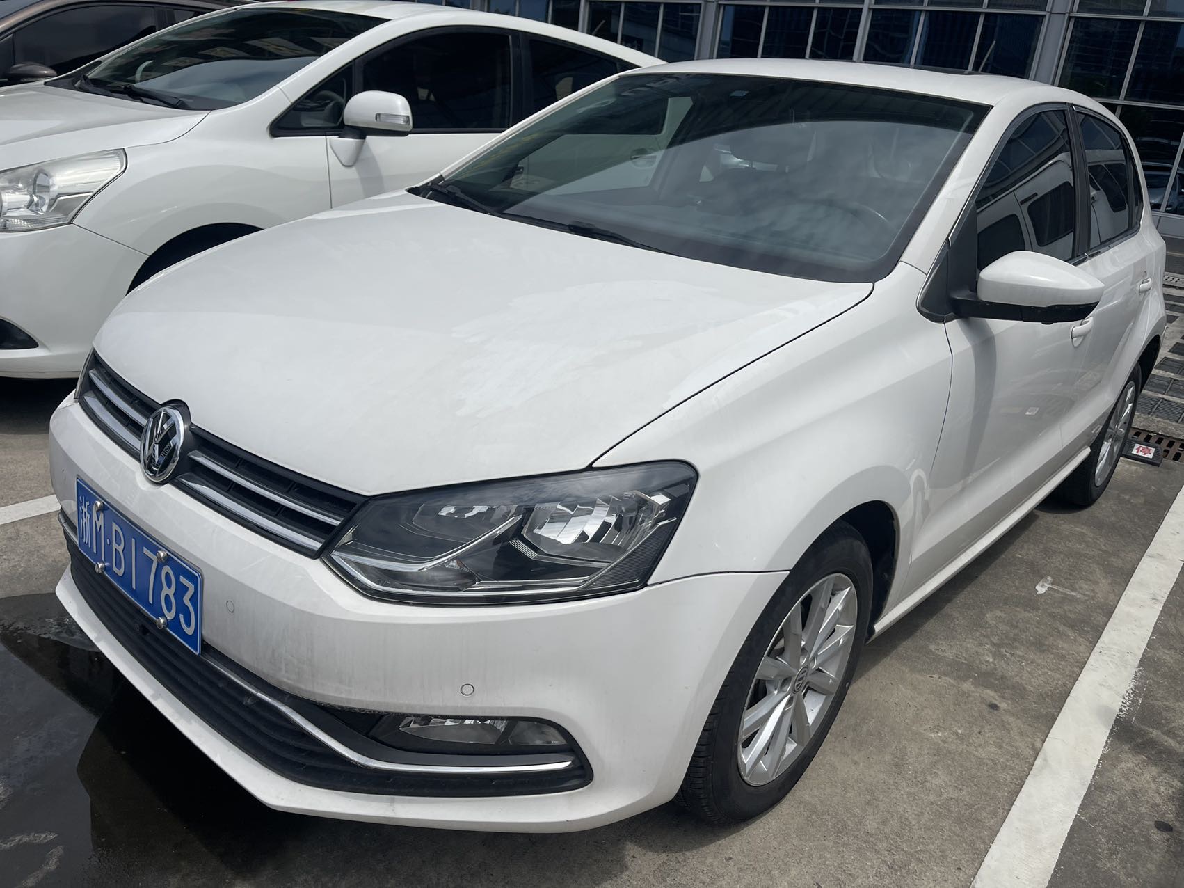 Volkswagen Polo 2016 car image 