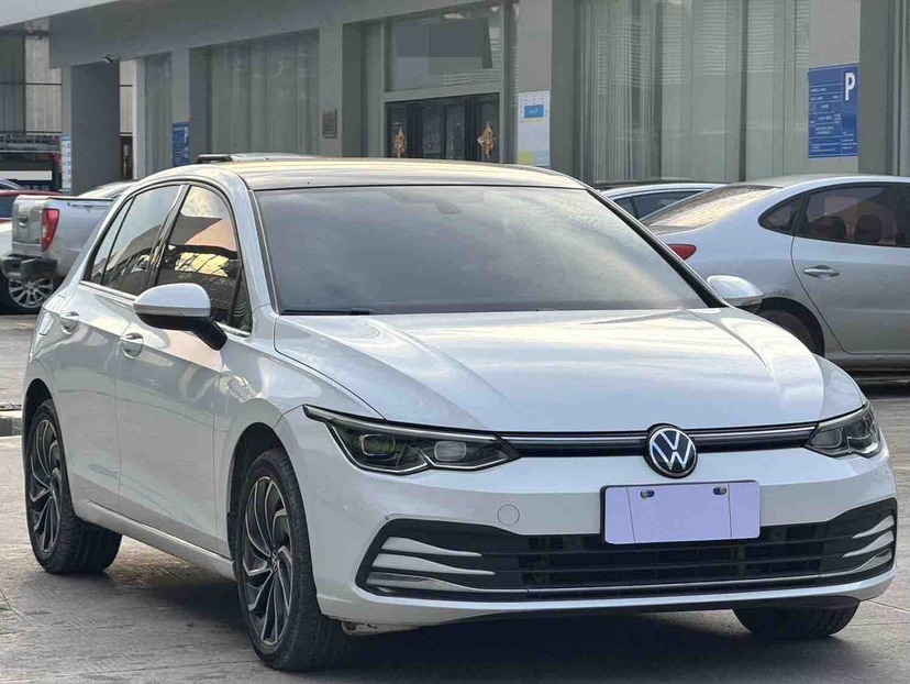 Volkswagen Golf 2022 car image #3