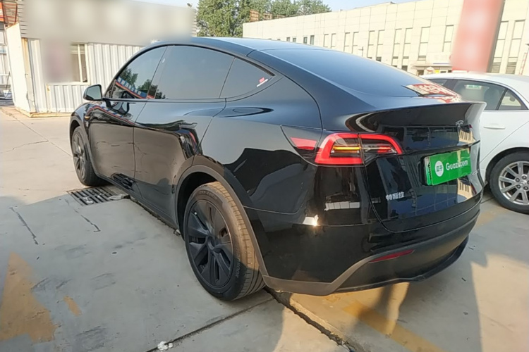Tesla Model Y 2024 #5 Tesla Model Y 2024 صورة سيارة #5