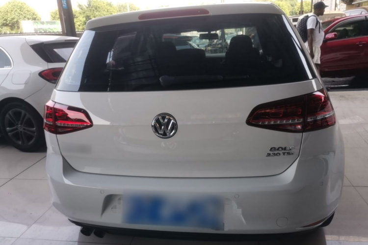 Volkswagen Golf 2017 car image #4