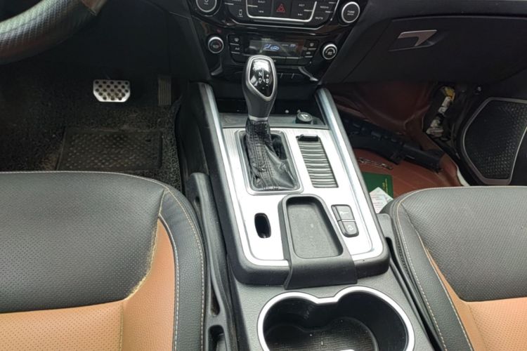 GEELY Vision X6 2017 immagine di auto #14