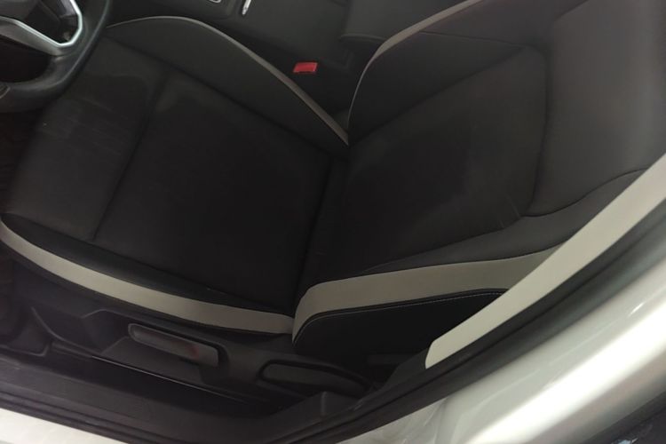 Volkswagen Golf 2021 car image #15