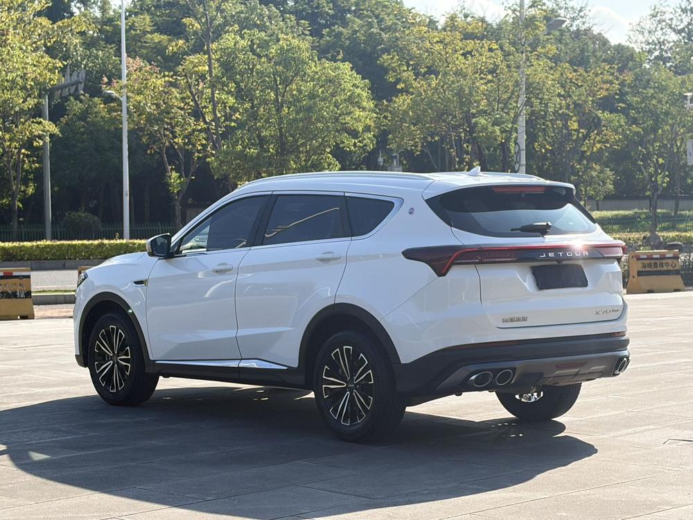 Jetour X70 PLUS 2022 изображение автомобиля #5
