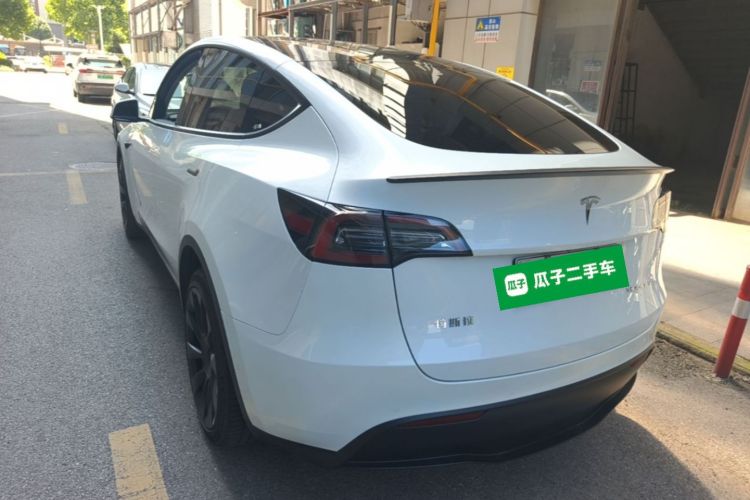 Tesla Model Y 2022 #7 Tesla Model Y 2022 car image #7