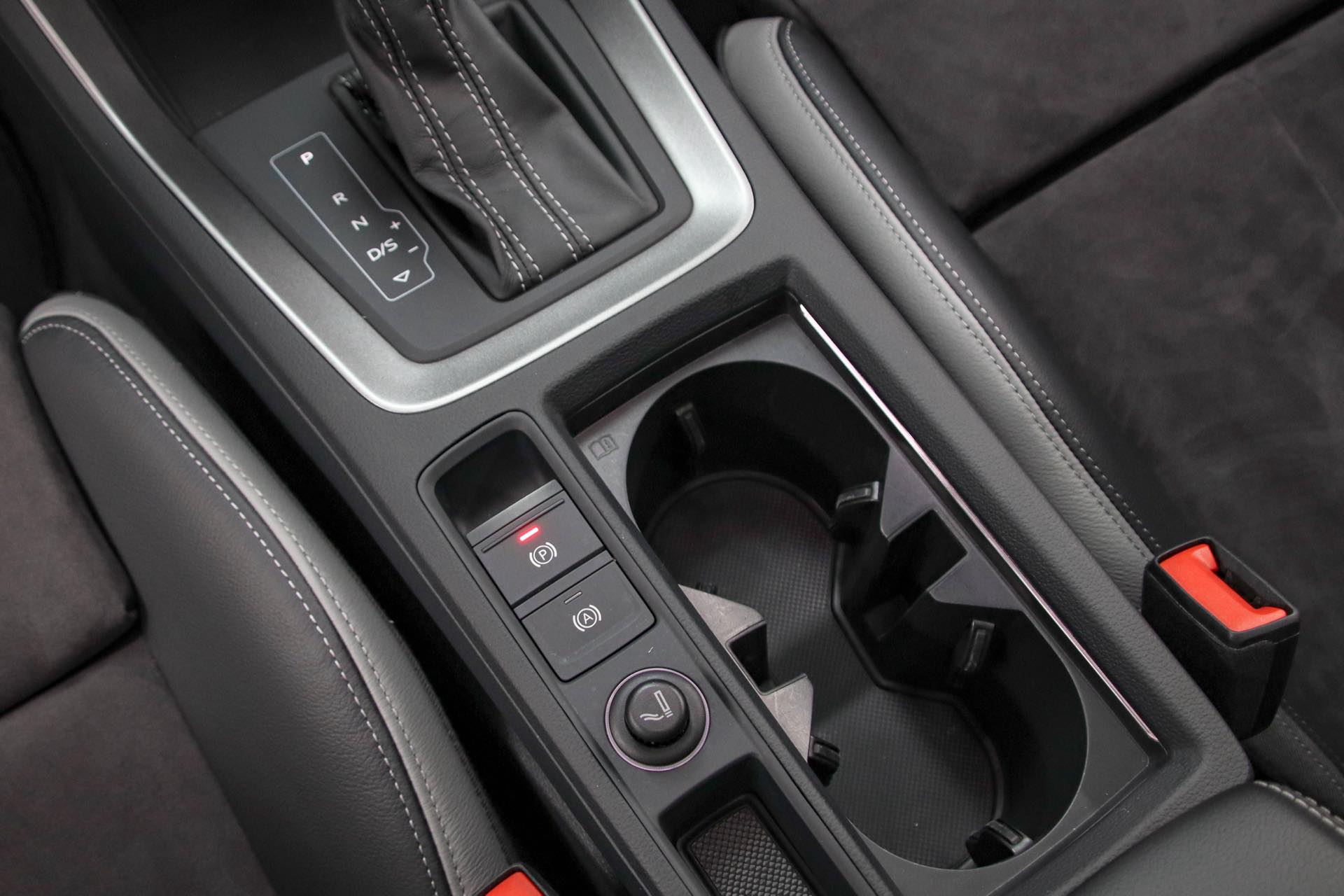 Audi Q3 2022 car image #10