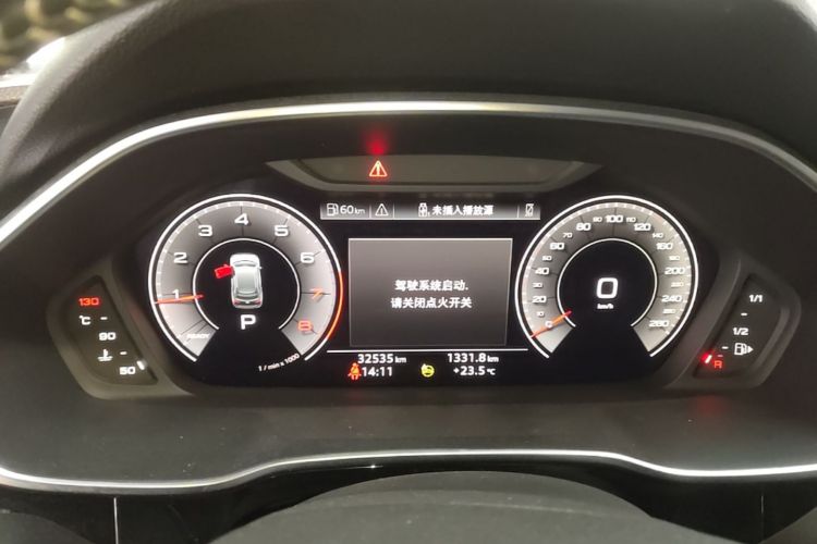 Audi Q3 2022 car image #12