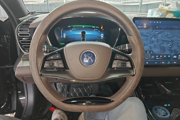 BYD Han 2024 car image #11