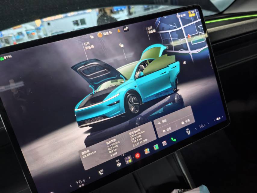 Tesla Model Y 2025 car image #9