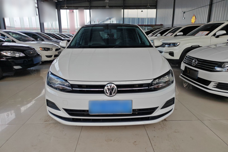 Volkswagen Polo 2020 car image #3