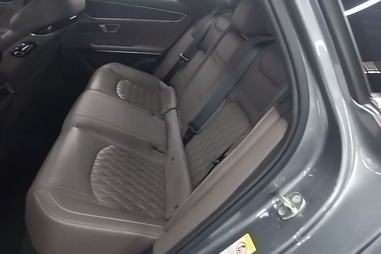 BYD Han 2023 image de voiture #13