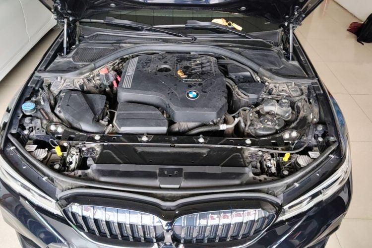 BMW 3 Series 2022 car image #20