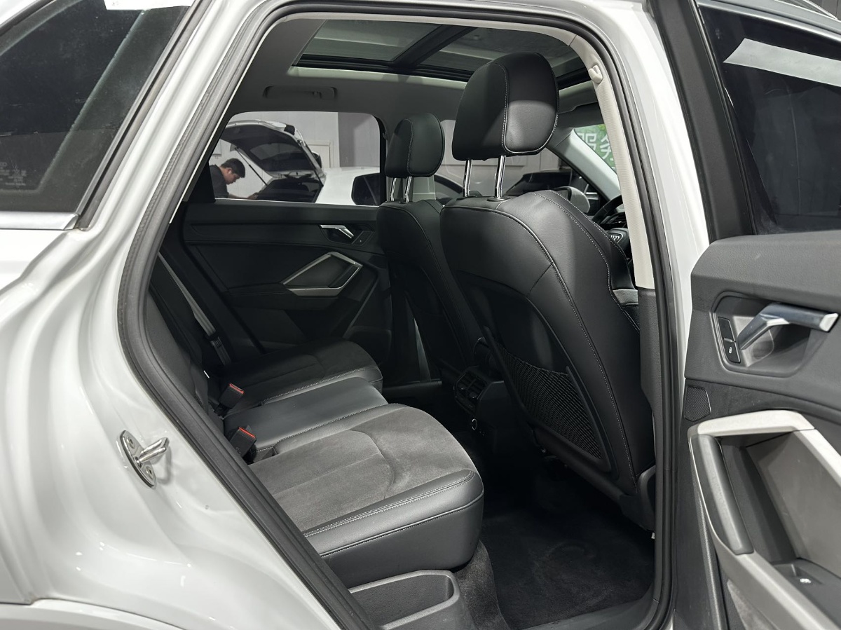 Audi Q3 2022 car image #6