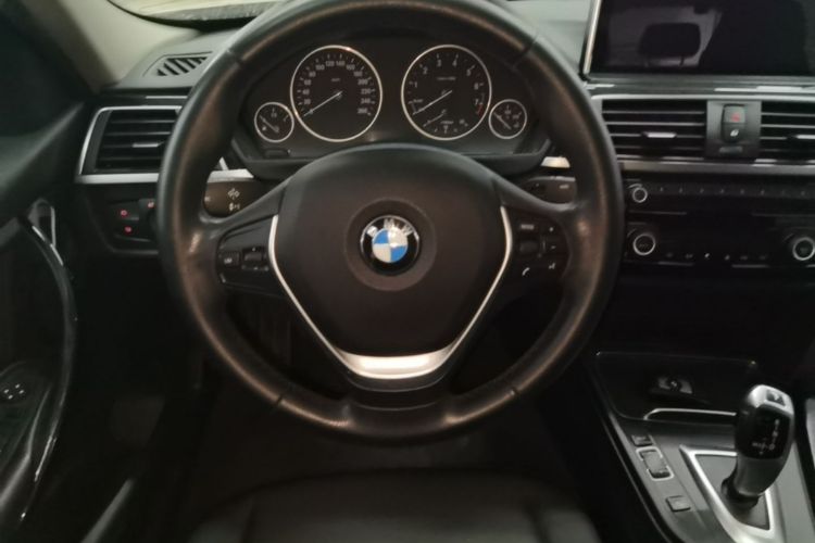 BMW 3 Series 2017 #15 BMW 3 Series 2017 car image #15